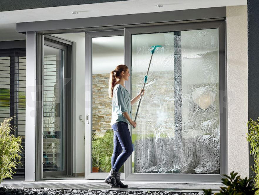 Stěrka Window Slider 40 cm s teleskopickou tyčí LEIFHEIT