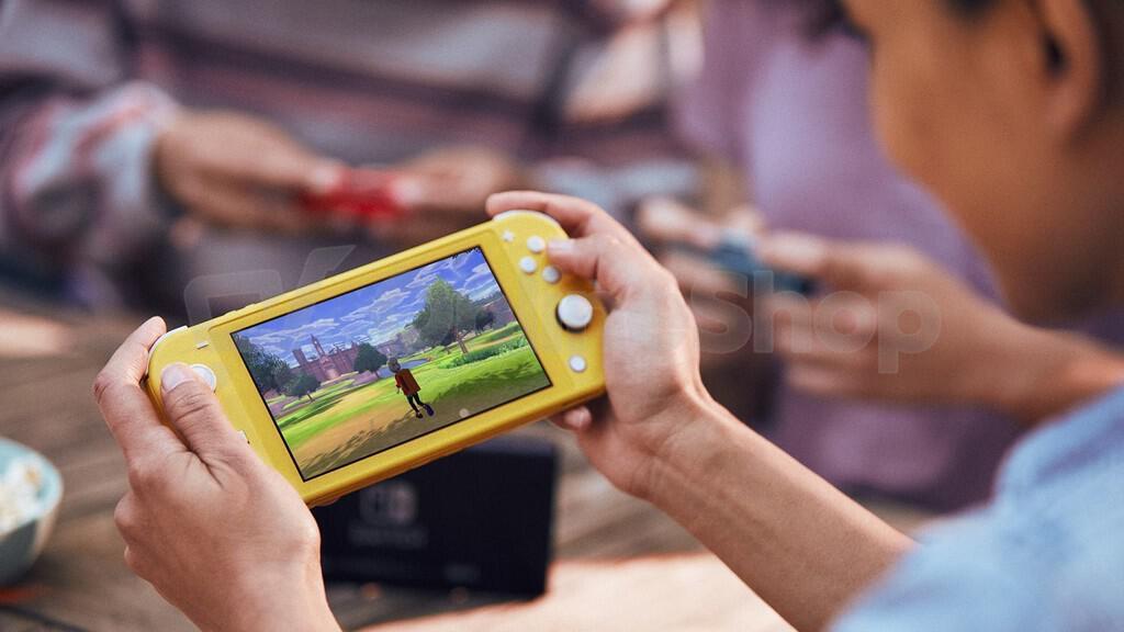 Herní konzole NINTENDO Switch Lite žlutá (NSH110)