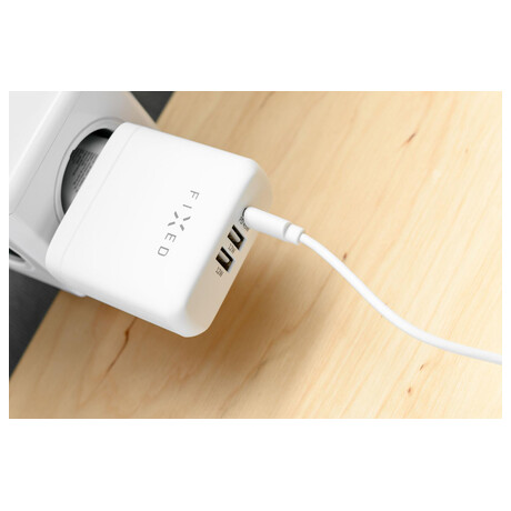 FIXED s&nbsp;USB-C a&nbsp;2xUSB výstupem, podpora PD, 45W, bílá (foto 2)