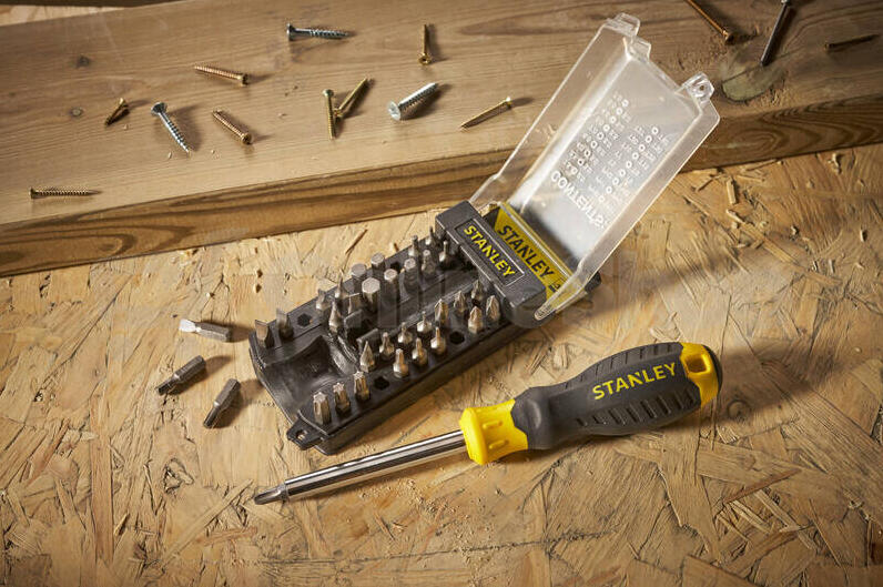 Multibitový šroubovák Stanley STHT0-70885 + 33 bitů