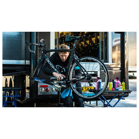 SET Muc-Off Ultimate Bicycle Cleaning Kit + Chain Doc