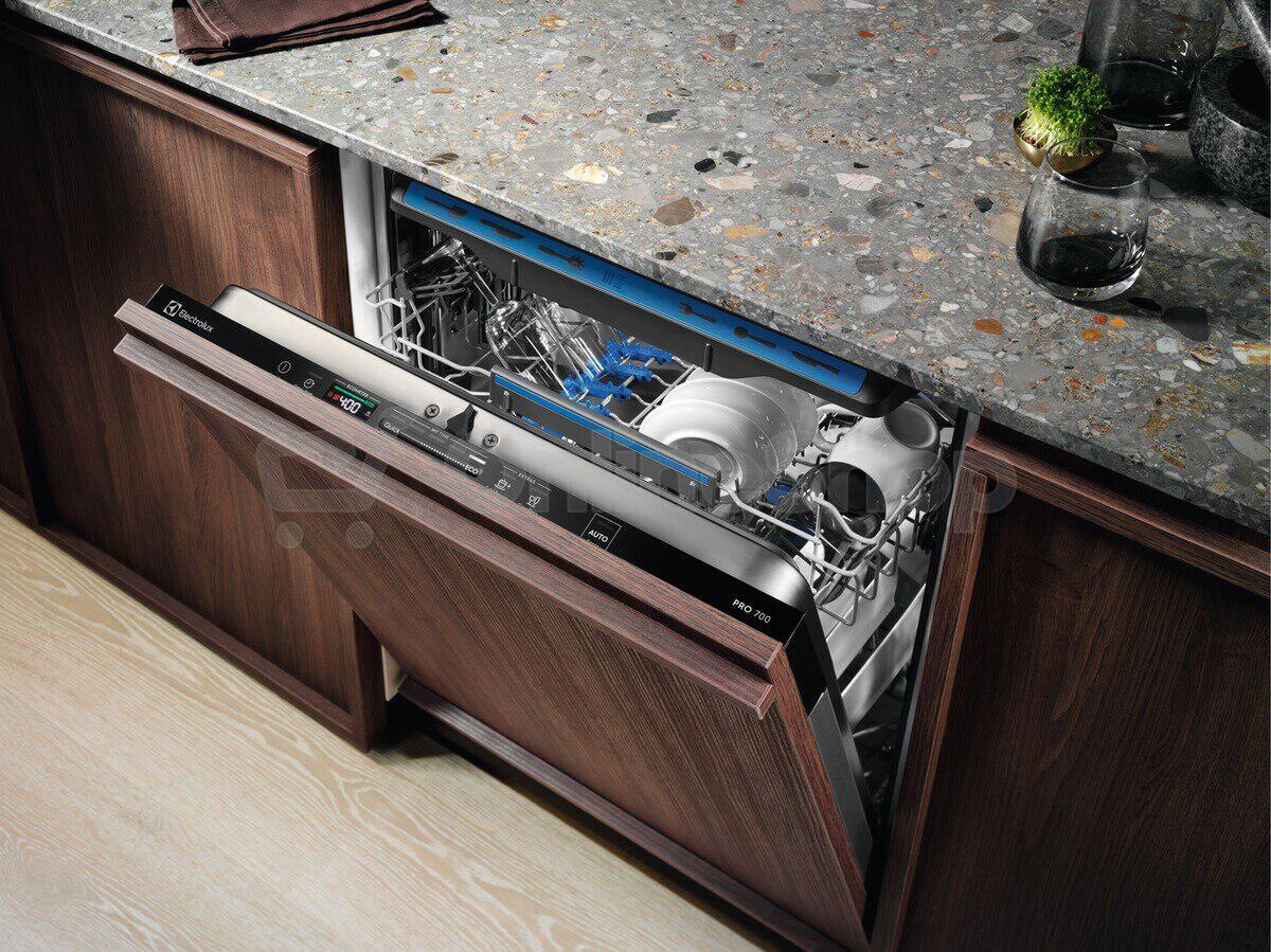 Myčka nádobí Electrolux EEG48300L 700 GlassCare