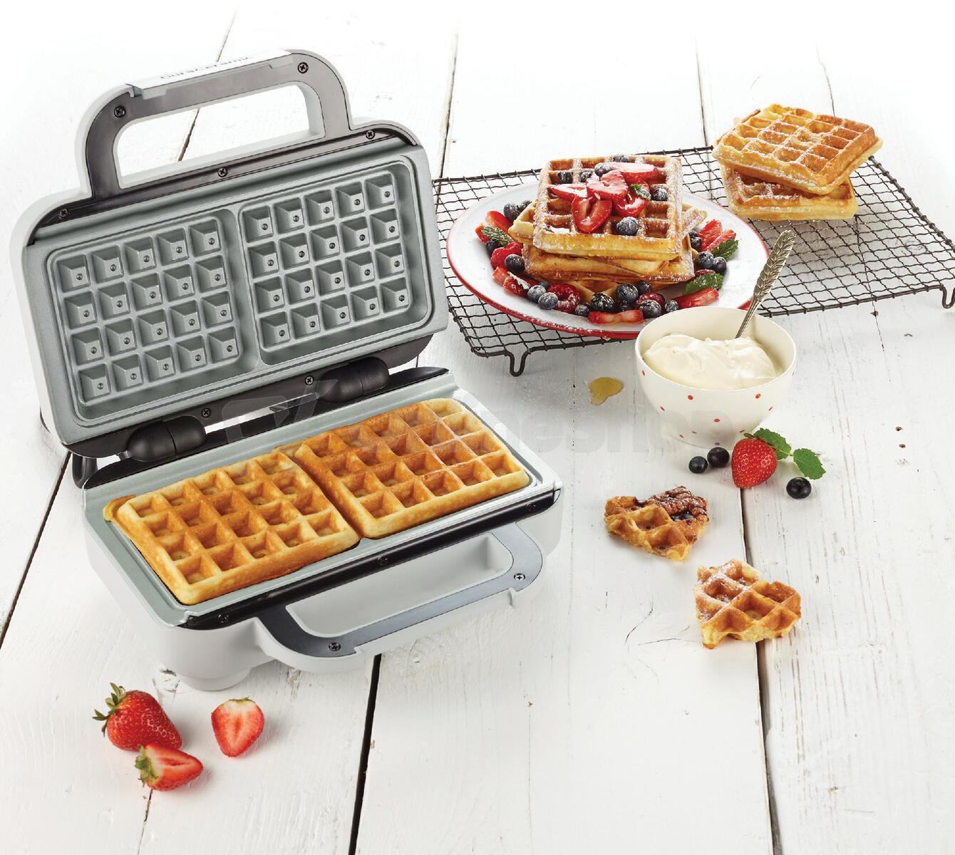Vaflovač Breville VST072X
