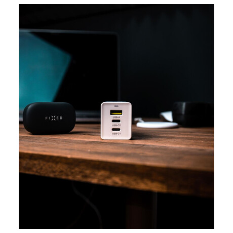 FIXED s&nbsp;2xUSB-C a&nbsp;USB výstupem, podpora PD, 65W, bílá (foto 12)