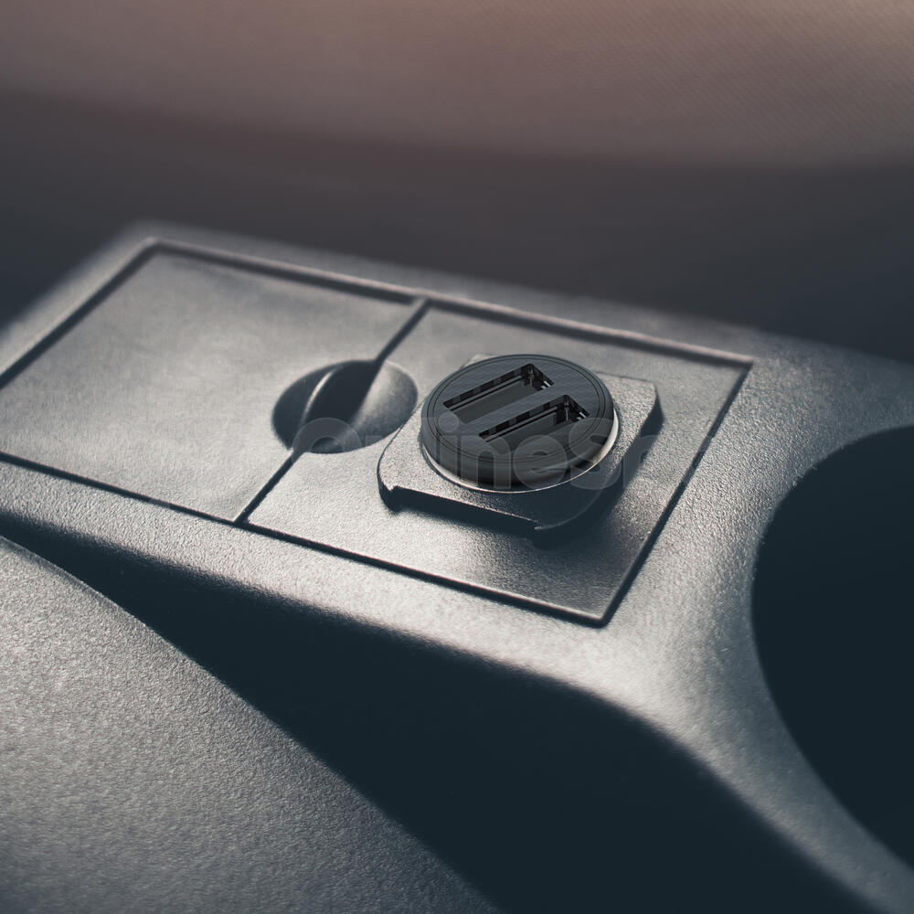 Autonabíječka YENKEE YAC 2012 USB