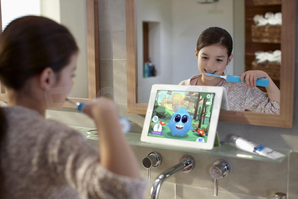 Elektrický zubní kartáček Philips Sonicare HX6322/04