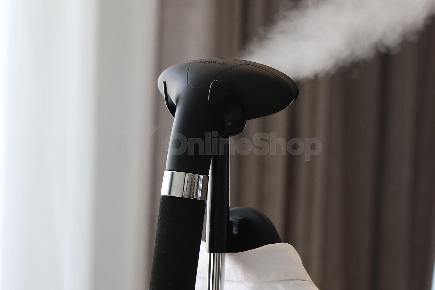 Napařovač oděvů SteamOne PRO1900