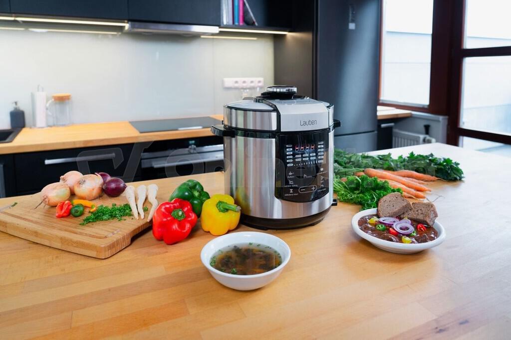 Multifunkční hrnec Lauben Multi Cooker 18SB
