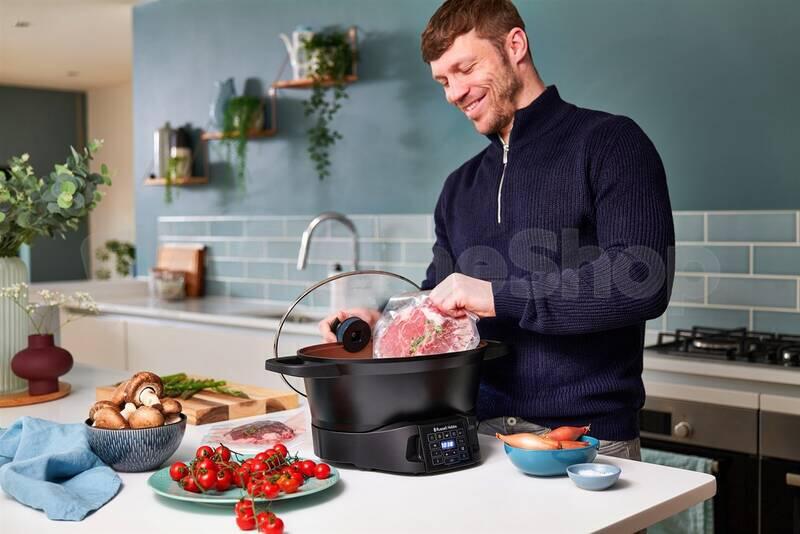 Multifunkční hrnec Russell Hobbs 28270-56