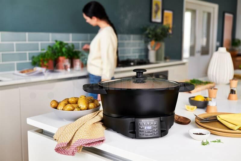Multifunkční hrnec Russell Hobbs 28270-56