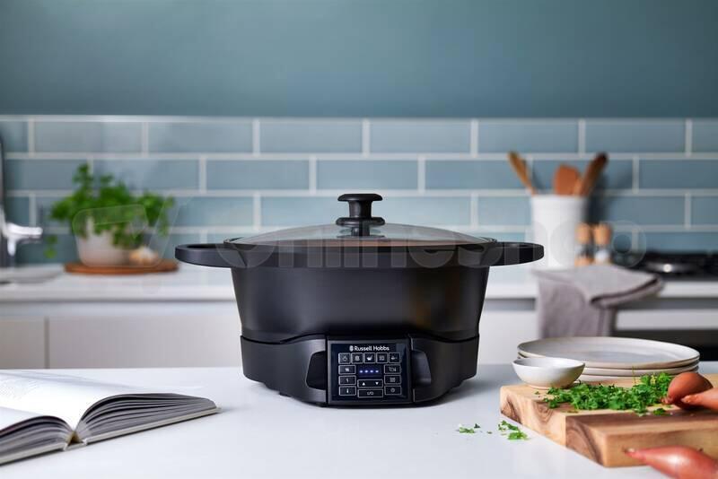 Multifunkční hrnec Russell Hobbs 28270-56