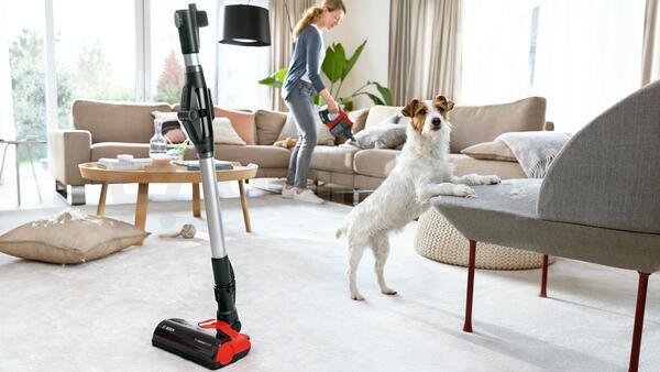 Tyčový vysavač Bosch BBS711ANM