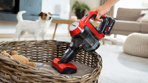Tyčový vysavač Bosch BBS711ANM