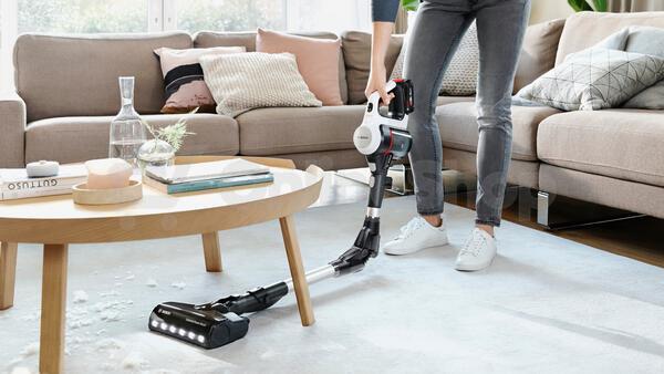 Tyčový vysavač Bosch BBS711W