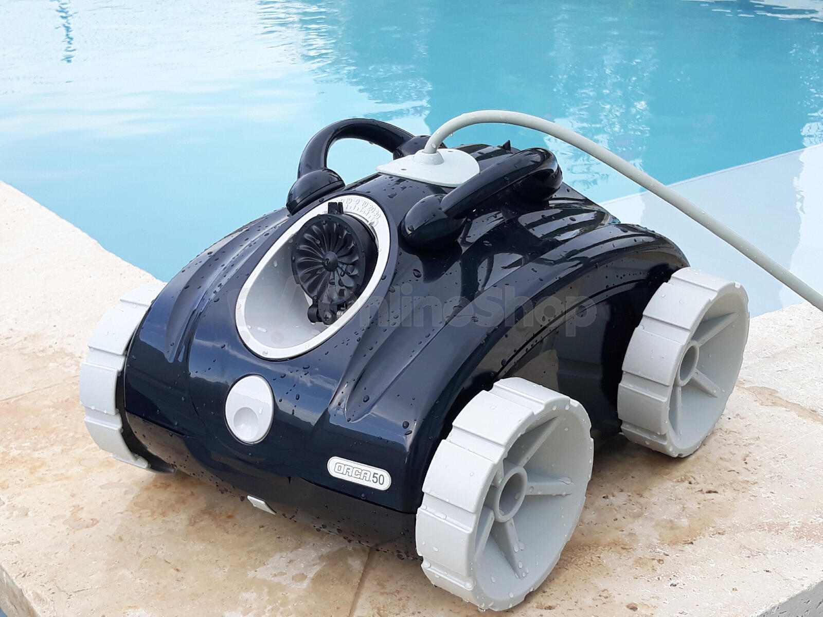 Automatický bazénový vysavač Planet Pool Orca 50 PRO CF | Skutečná fotografie prodávaného kusu | Skutečná fotografie prodávaného kusu | Skutečná fotografie prodávaného kusu | Skutečná fotografie prodávaného kusu