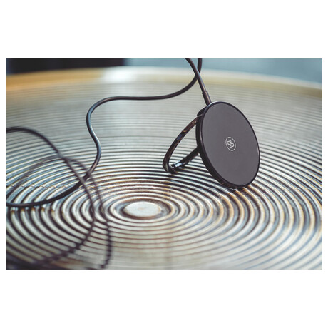 Bezdrtov nabjeka GoGEN s MagSafe funkc a kovovm drkem, ern