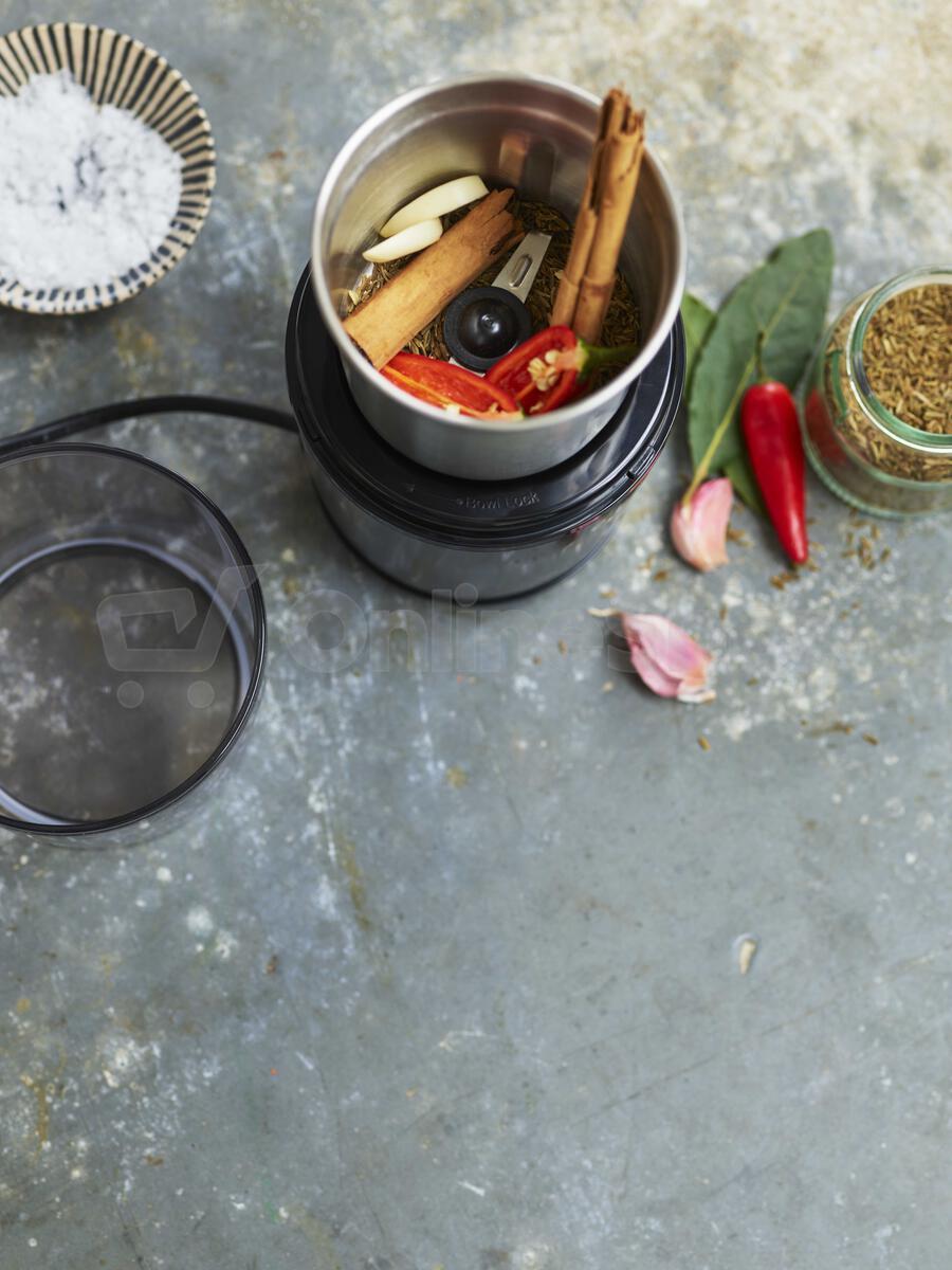 Mlýnek na ořechy a koření Cuisinart SG21BE