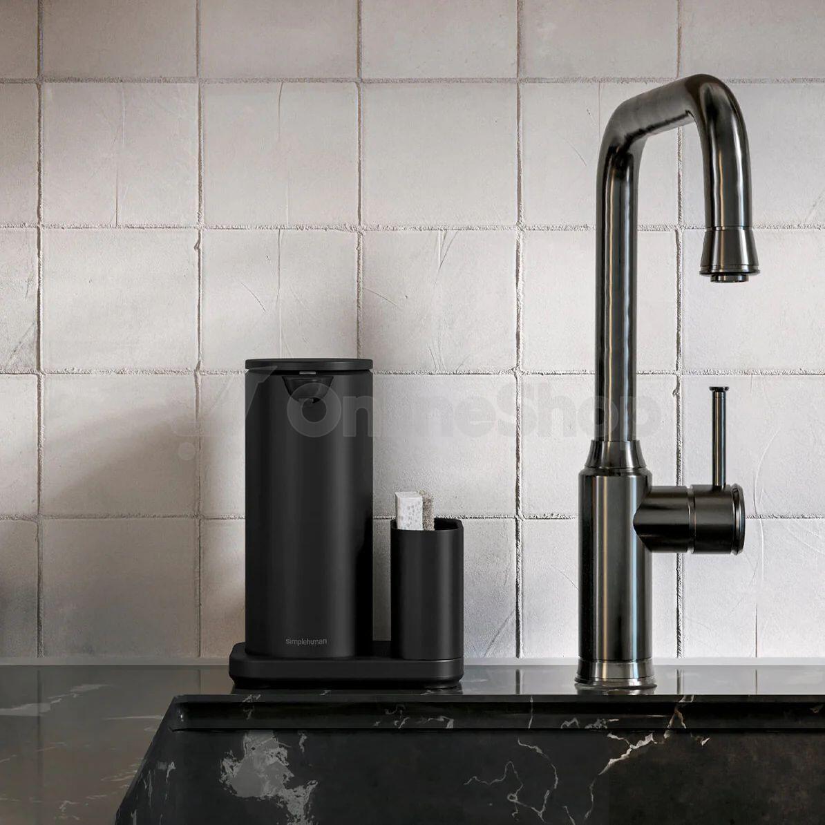 Bezdotykový dávkovač mýdla Simplehuman – 414 ml + držák na houbičku, matná černá ocel ST1079