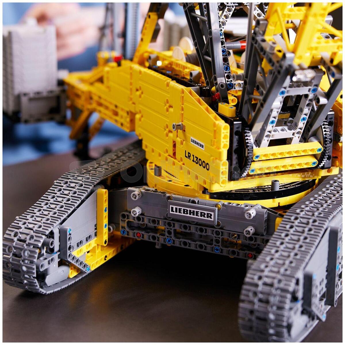 fotogalerie-lego-technic-42146-p-sov-je-b-liebherr-lr-13000