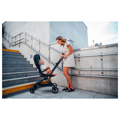 Sportovn korek MoMi ADELLE erno zlat