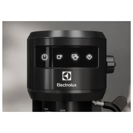 Kávovar Electrolux E6EC1-6BST, černý