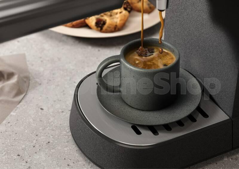 Kávovar Electrolux E6EC1-6BST, černý