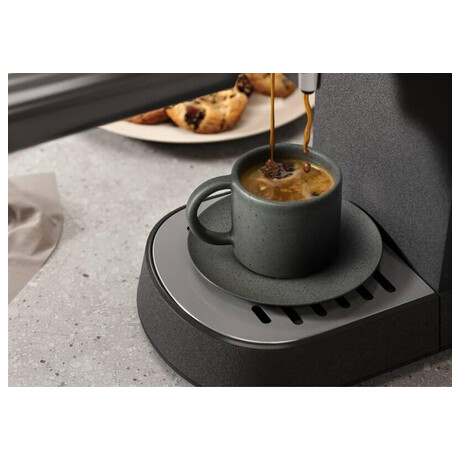 Kávovar Electrolux E6EC1-6BST, černý