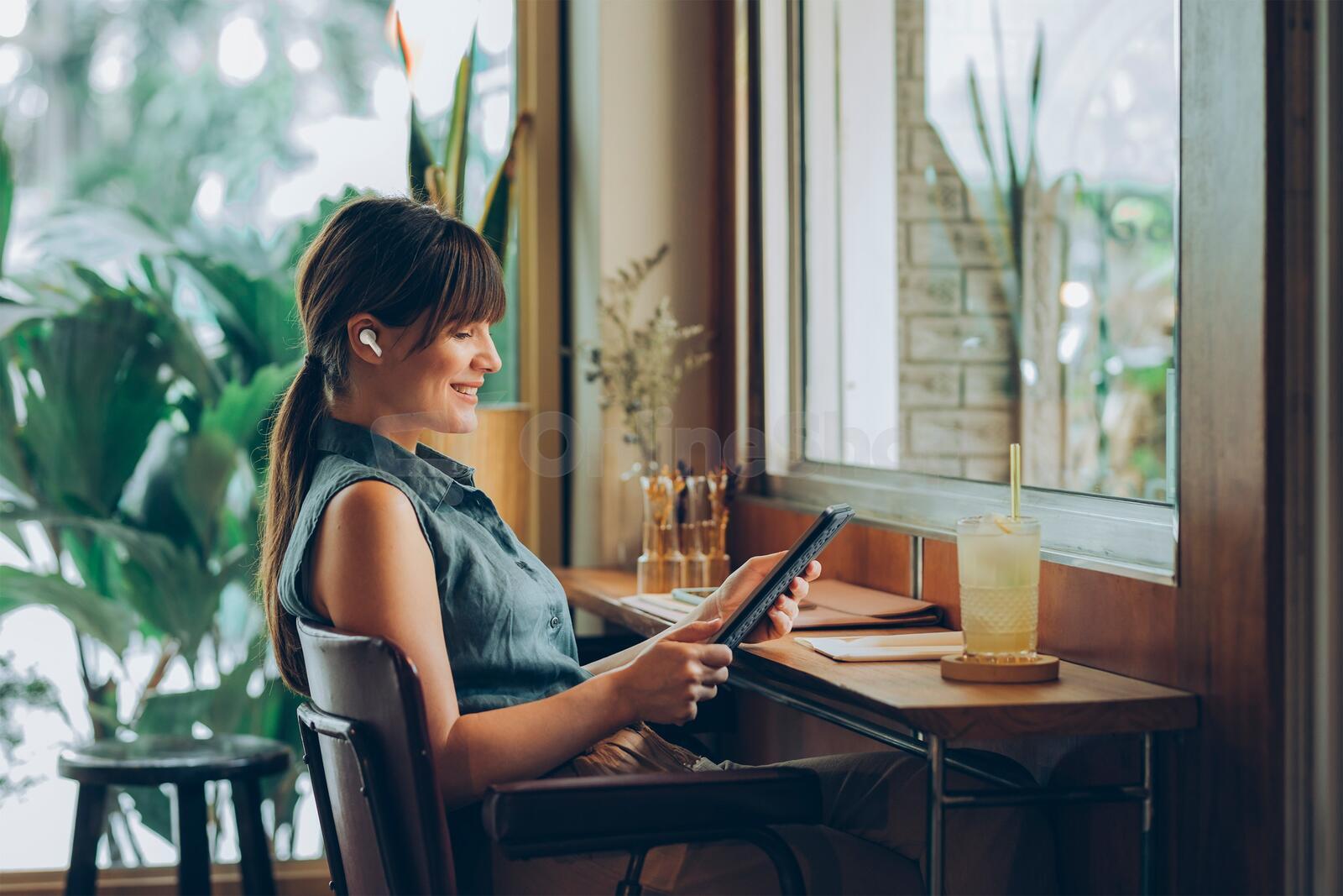 Bezdrátová sluchátka Lamax Clips1 ANC, bílá