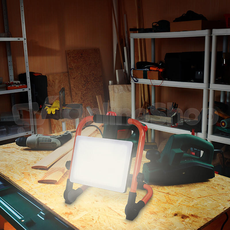 LED reflektor se sklopným stojanem Solight, IP65