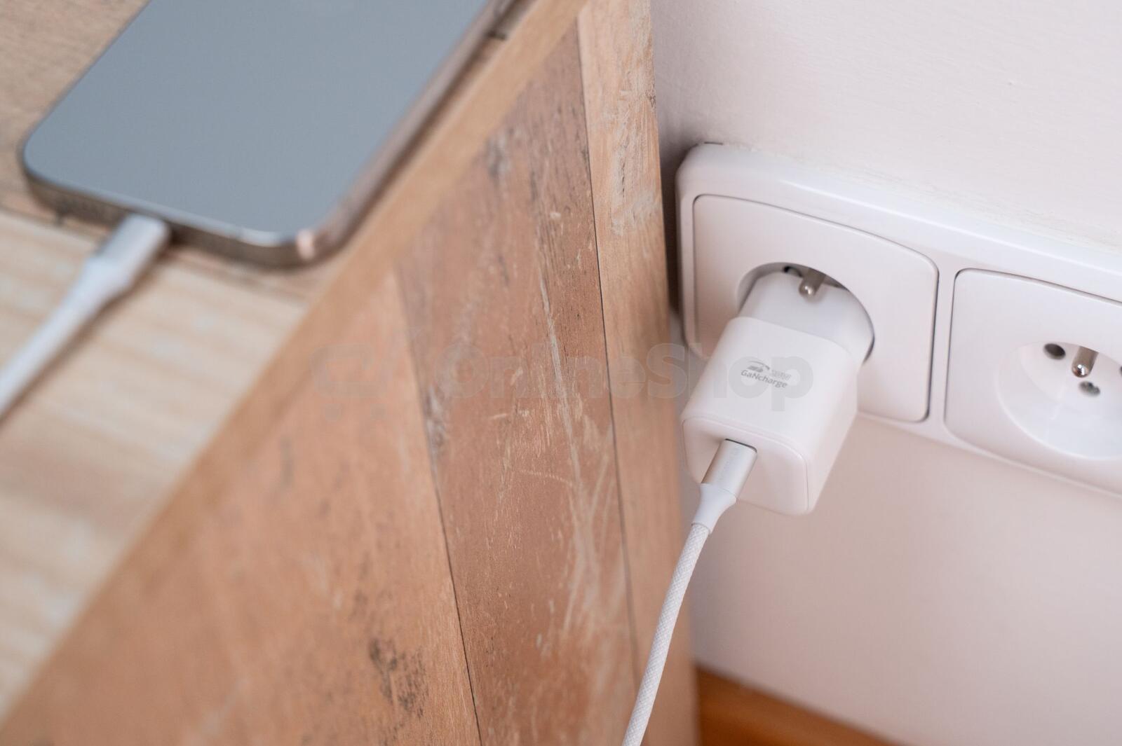 Síťový adaptér SWISSTEN 1x USB-C 20W PD + Datový kabel USB-C/LIGHTNING 1.2m, bílý