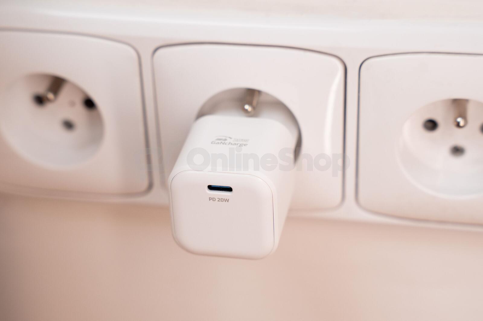 Síťový adaptér SWISSTEN 1x USB-C 20W PD + Datový kabel USB-C/LIGHTNING 1.2m, bílý