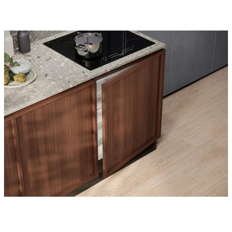 Vestavn chladnika Electrolux LXB2AE82S