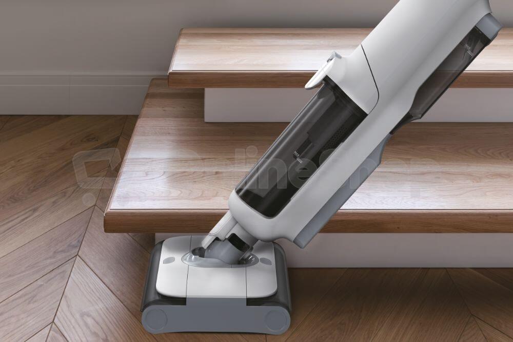 Tyčový vysavač Hoover HW500 011