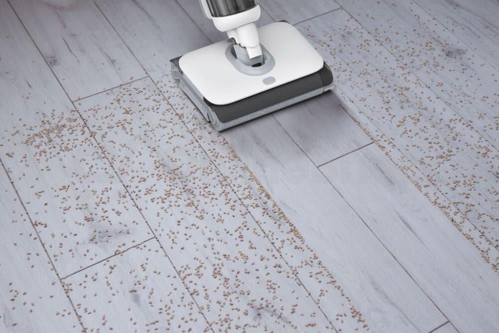 Tyčový vysavač Hoover HW500 011