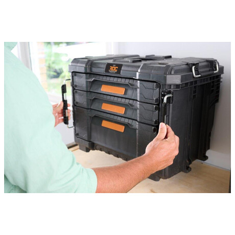 Box Keter ROC Pro Gear 2.0 se temi zsuvkami