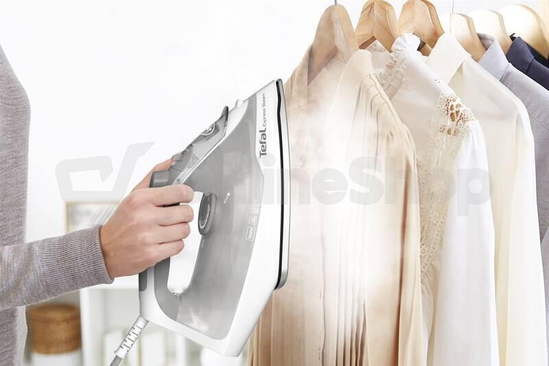 Napařovací žehlička Tefal FV2863E1