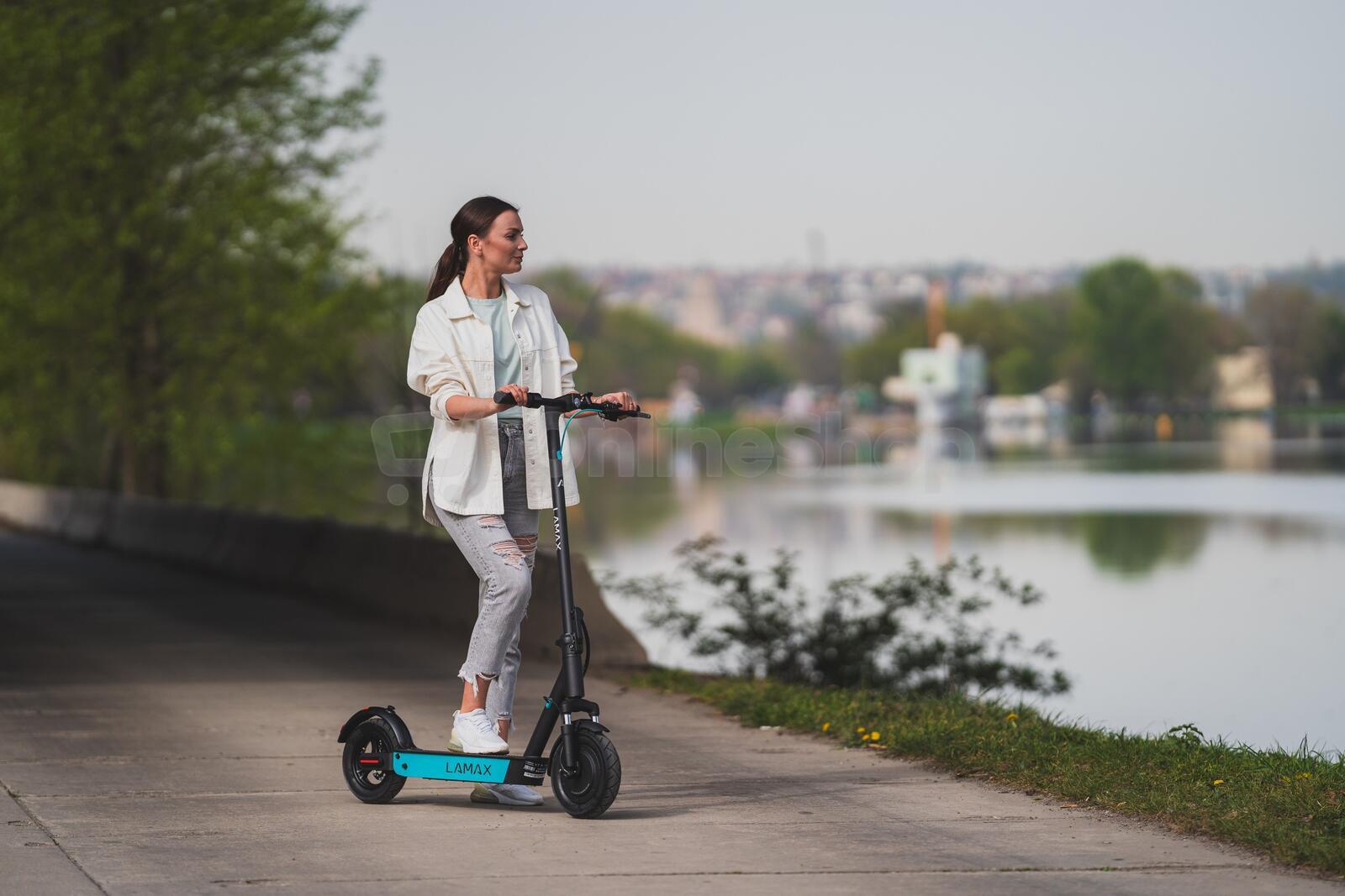 Elektrokoloběžka Lamax eCruiser SC30
