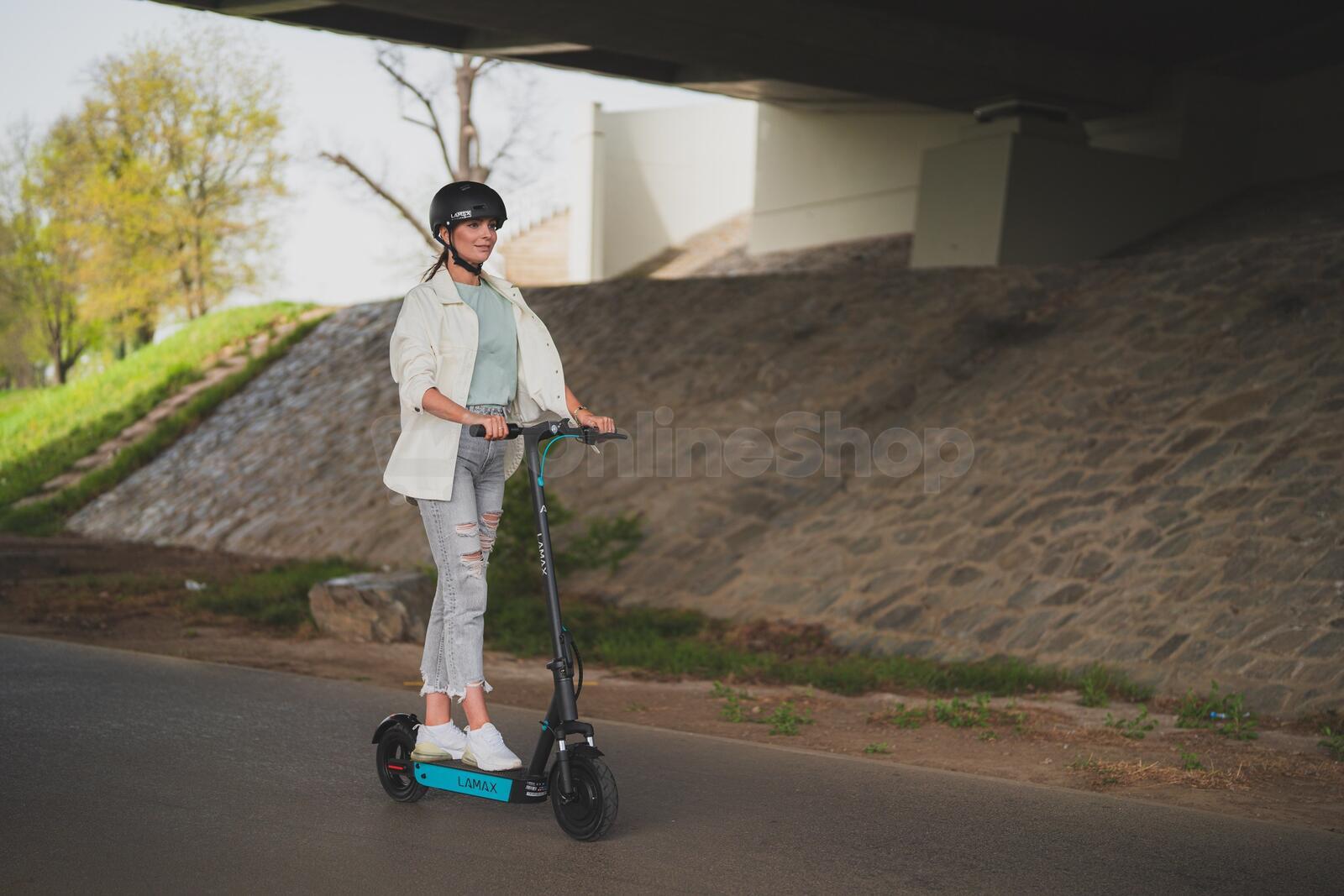 Elektrokoloběžka Lamax eCruiser SC30