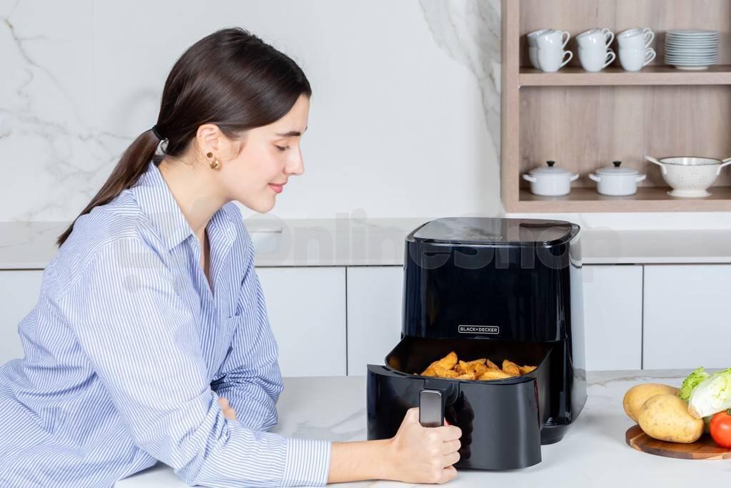 Horkovzdušná fritéza Black&Decker BXAF5000E