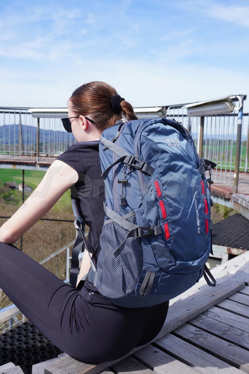 Turistický batoh KUBIsport Mountains 40 L, šedý