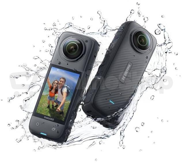 Outdoorová kamera Insta360 X4 cestovatelský balíček, černá