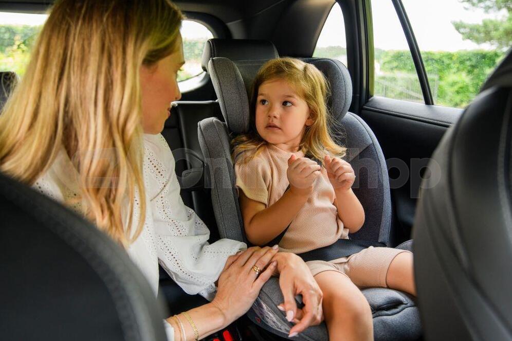 Autosedačka MoMi EMI i-Size 2024, šedá