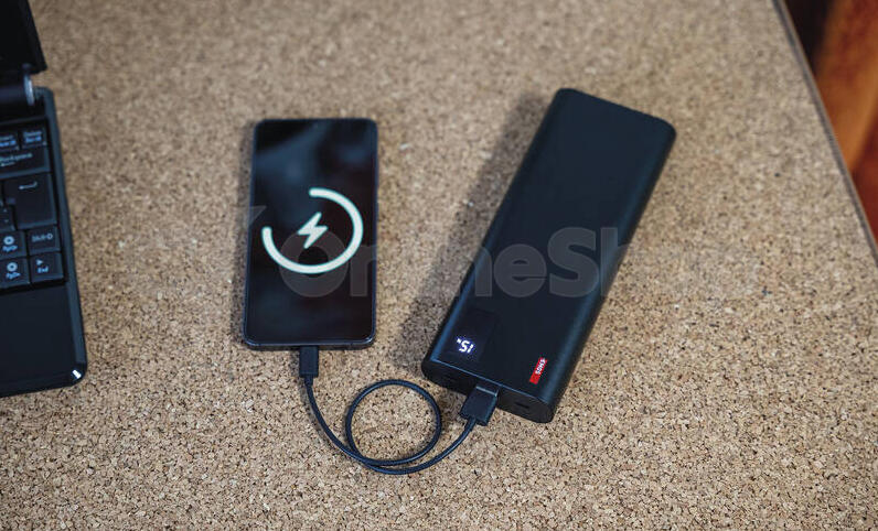 Powerbanka Emos NTBF30, 27 000 mAh, 100 W PD, černá (B0561B)
