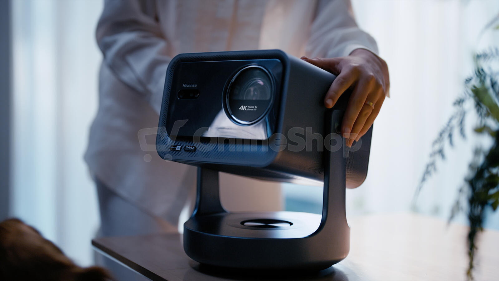 Smart mini projektor Hisense C2 Ultra