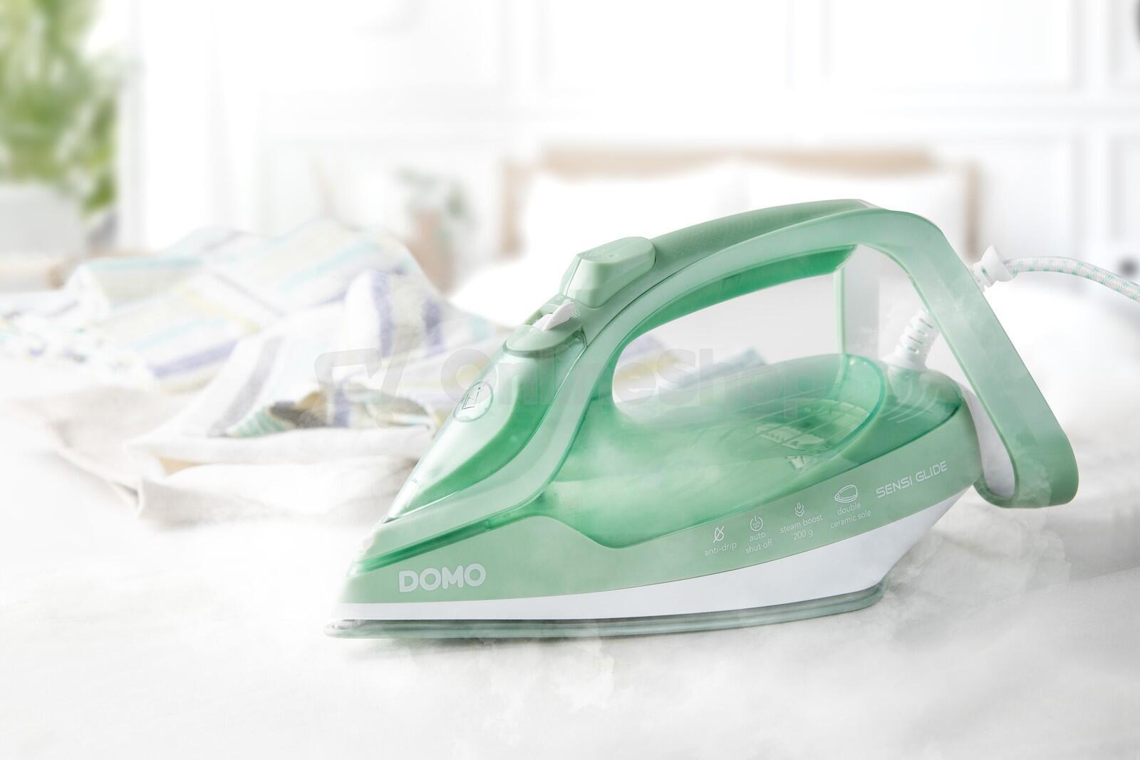 Žehlička DOMO DO7059S SensiGlide