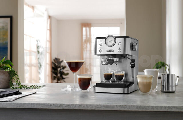Pákový kávovar DeLonghi Classic EM450.M