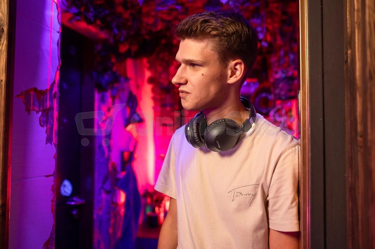Bezdrátová sluchátka Concept SoundJoy HS4080