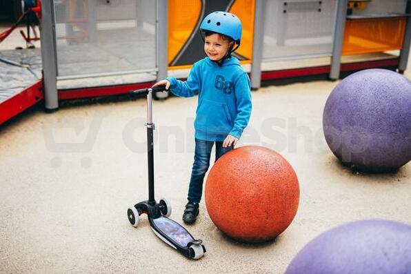 Dětská tříkolová koloběžka NILS Fun HLB1310 s LED černá