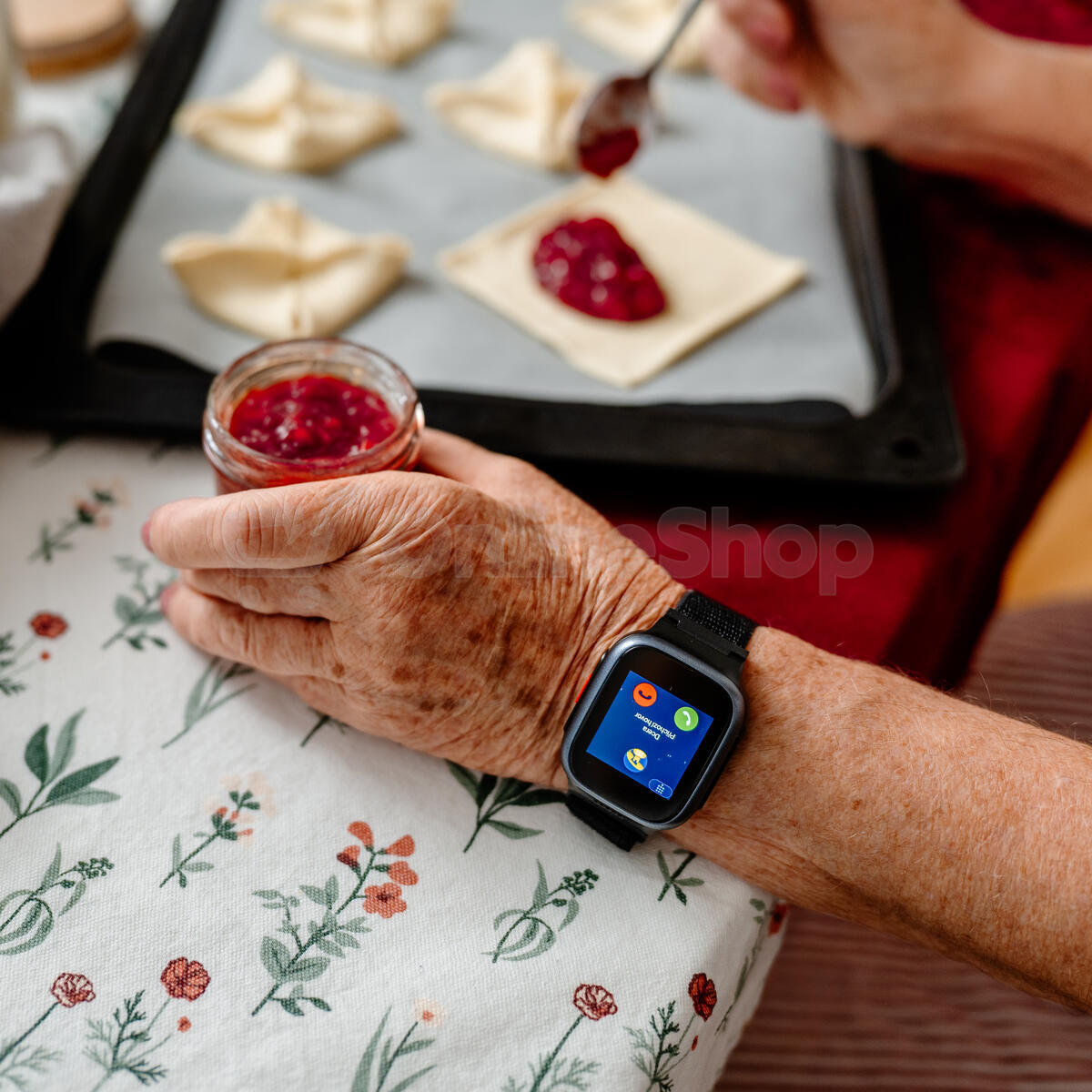 Chytré hodinky BML BMGDMSENWATBA SeniorWatch, černá