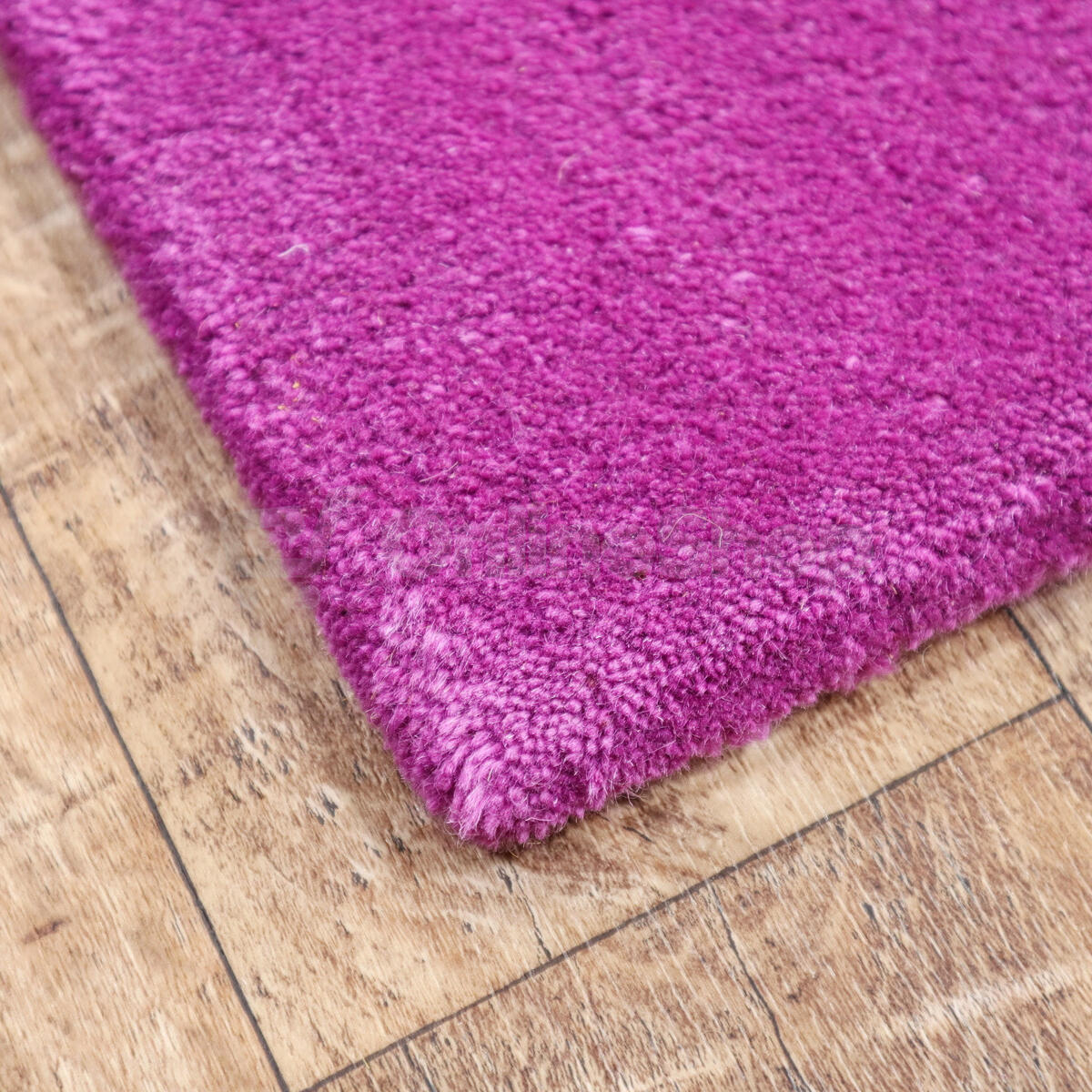 Ručně všívaný kusový koberec Asra wool lila 80x150